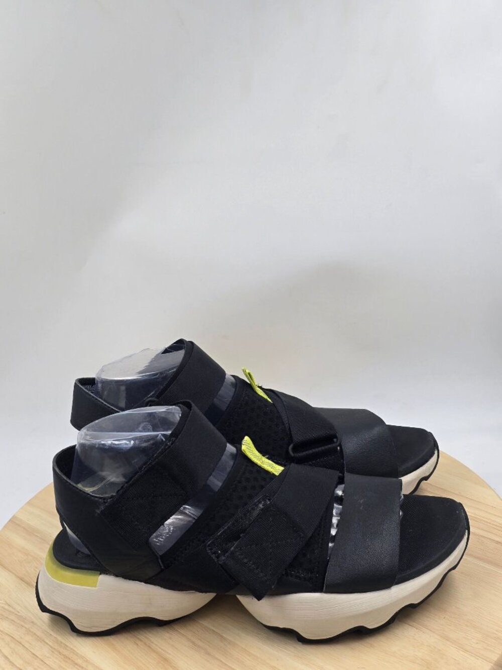 Sorel Kinetic Impact Black Sport Sandals NL4074-010 Womens sz 10